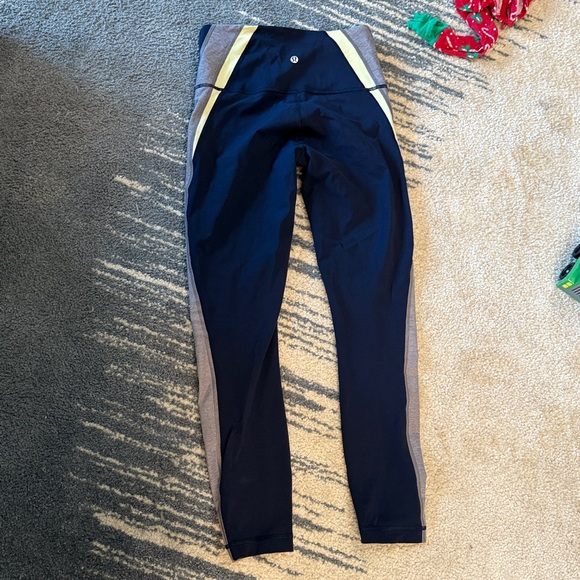 Lululemon Athletica Navy and Gray Leggings 6 - Picture 3 of 4